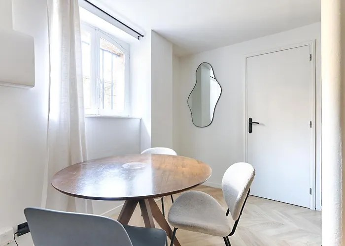 Charming La Chapelle باريس